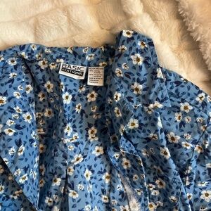 VTG Basic Editions 90s M Blue White Daisy Floral Button Down Casual Sprint Top